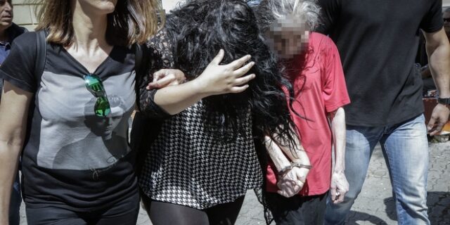 Έγκλημα στην Πετρούπολη: “Της είπα να φέρει μια σακούλα για να βάλω μέσα το μωρό μαζί με άλλα σκουπίδια”