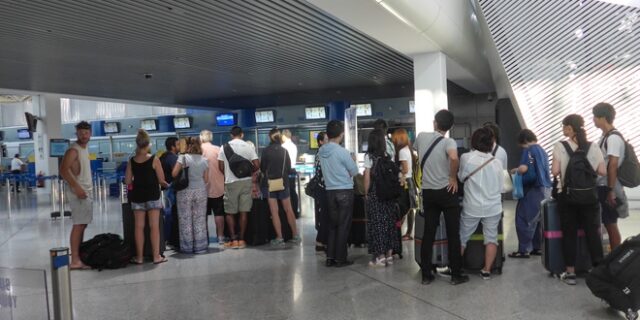 Πρωταγωνιστές οι επιβάτες από το εξωτερικό στην αεροπορική κίνηση 4μήνου