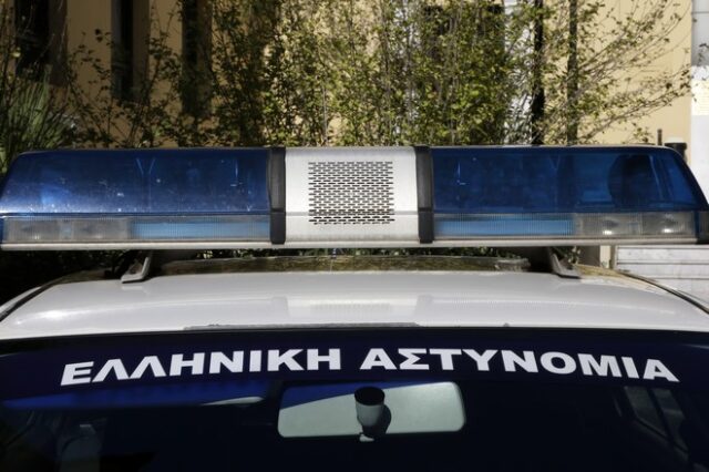 Συνελήφθησαν 14χρονος και 15χρονος για ληστείες και κλοπές οχημάτων