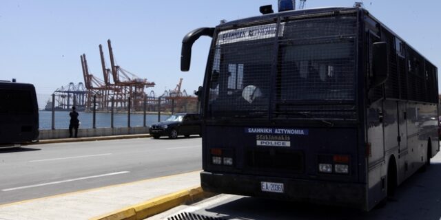 Απόδραση κρατουμένων από το λιμάνι του Πειραιά