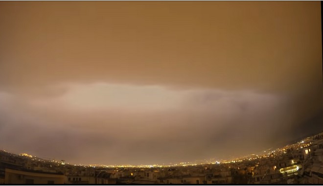 Απίστευτο timelapse: Όλη η Αθήνα “στο πιάτο”, στο έλεος της καταιγίδας