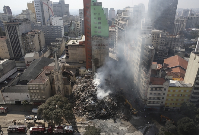 Βραζιλία: 44 αγνοούμενοι μετά την κατάρρευση πολυόροφου κτιρίου
