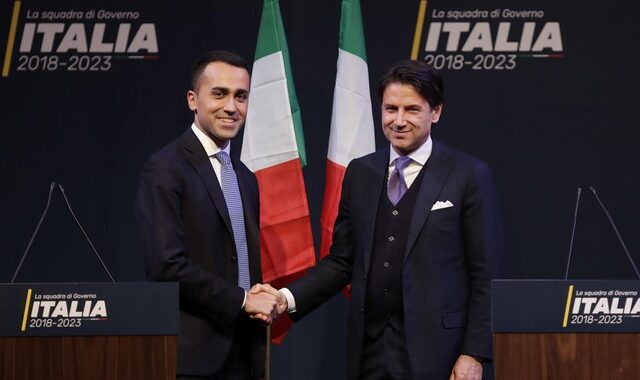Τζουζέπε Κόντε: Η Ιταλία αναζητά το πτυχίο του νέου πρωθυπουργού