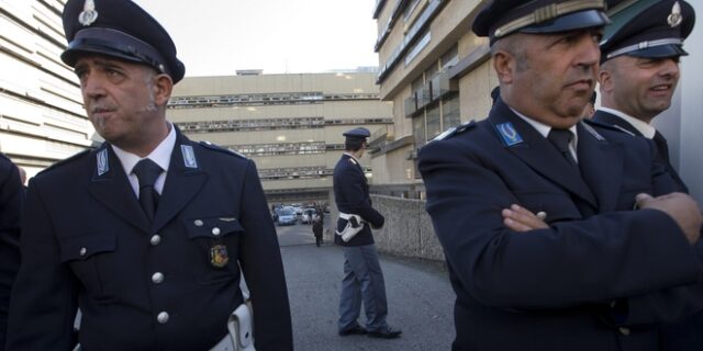 Ονόμασαν το παιδί τους Μπενίτο Μουσολίνι και είναι αντιμέτωποι με τη δικαιοσύνη