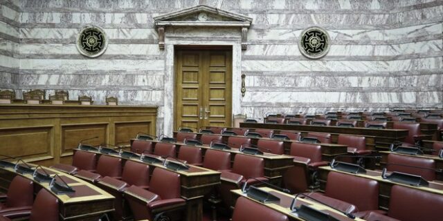 Εμπλοκή τριών πολιτικών προσώπων για τα δώρα 241 εκατ. ευρώ στις φαρμακευτικές – Στη Βουλή η υπόθεση