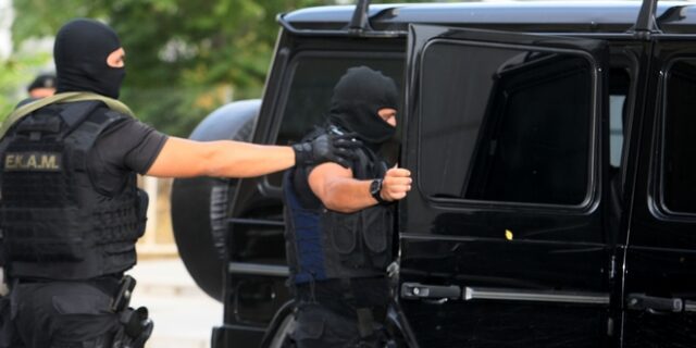 Επιχείρηση της Αντιτρομοκρατικής σε εξέλιξη – 14 συλλήψεις