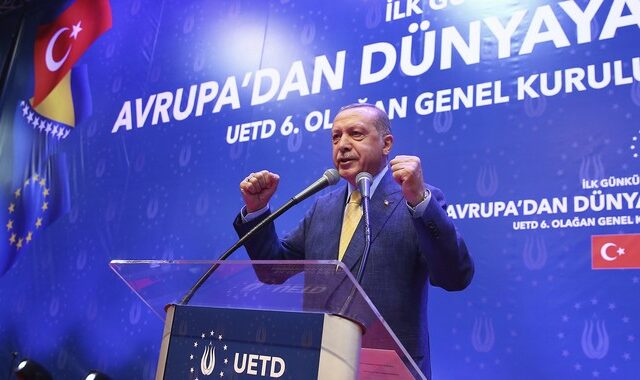 Ο Ερντογάν τώρα υπόσχεται ενίσχυση σχέσεων με την ΕΕ αν επανεκλεγεί