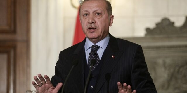 Πλήγμα για τις επιχειρήσεις από την κατρακύλα της τουρκικής λίρας