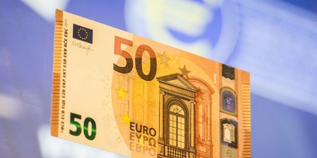 Σε χαμηλό 13 μηνών συμπαρασύρει το ευρώ η τουρκική λίρα