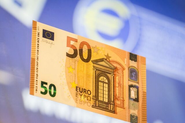 Σε χαμηλό 13 μηνών συμπαρασύρει το ευρώ η τουρκική λίρα