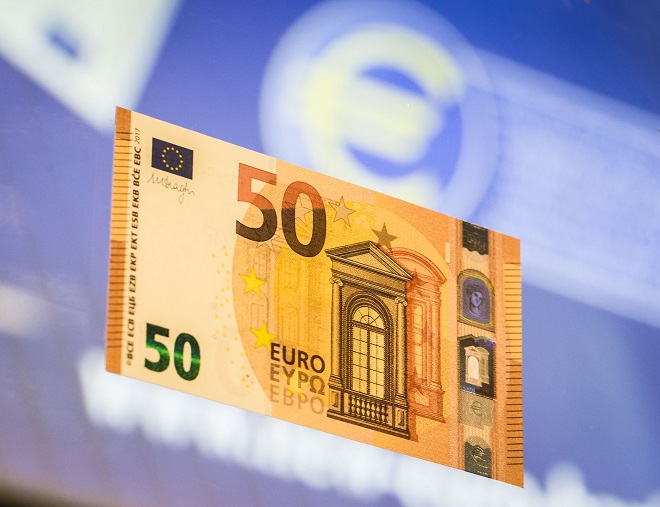 Σε χαμηλό 13 μηνών συμπαρασύρει το ευρώ η τουρκική λίρα