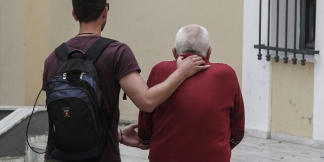 Μαφία των φαρμάκων: “Λαβράκι” της οικονομικής αστυνομίας σε διπλή επιχείρηση σε Πεύκη και Κηφισιά