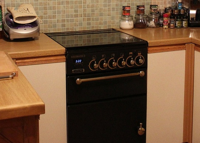 Καυτές σφαίρες: 44χρονος τραυματίστηκε από το όπλο που είχε κρύψει μέσα στον φούρνο