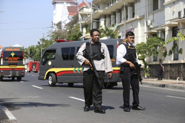 Ινδονησία: Τέσσερις καμικάζι σκοτώθηκαν, τουλάχιστον 10 άνθρωποι τραυματίστηκαν