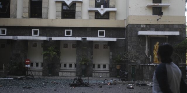 Ινδονησία: Τουλάχιστον 8 νεκροί από τις βομβιστικές επιθέσεις σε τρεις εκκλησίες