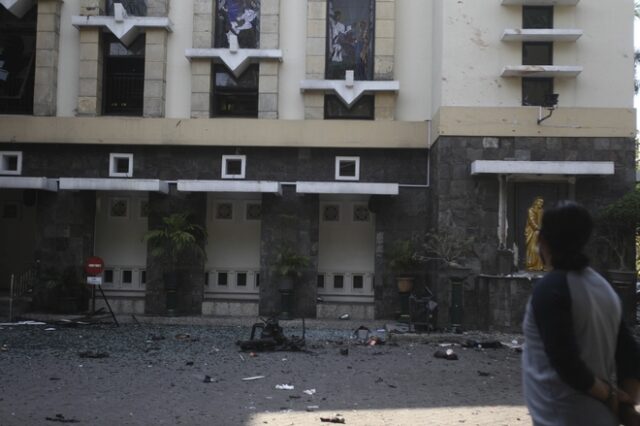 Ινδονησία: Τουλάχιστον 8 νεκροί από τις βομβιστικές επιθέσεις σε τρεις εκκλησίες