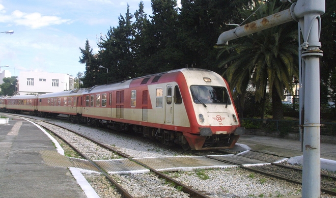 Πολύωρη ταλαιπωρία για δεκάδες επιβάτες intercity στο Δομοκό