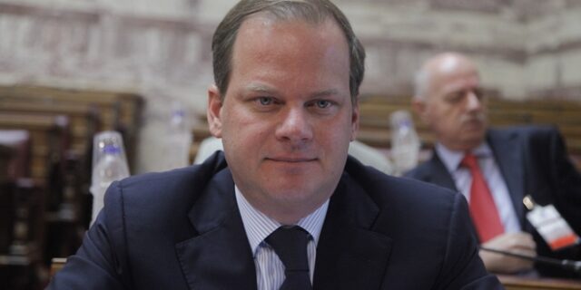 Καραμανλής καταγγέλλει Σπίρτζη για την επιλογή εταιρείας του Καλογρίτσα
