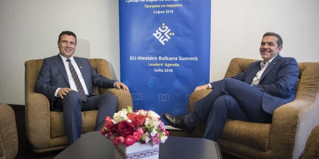 Αθήνα: Ορισμένοι βιάζονται να πούνε χοπ, πριν ακόμη τα Σκόπια πηδήξουν το χαντάκι