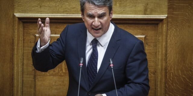Στιλιστικό πρόβλημα έχει ο Λοβέρδος με τον Κασιδιάρη