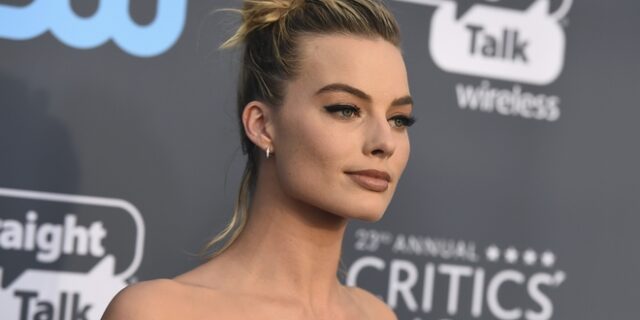 Η Margot Robbie σπινιάρει και προμοτάρει τις βιώσιμες επιλογές ενέργειας