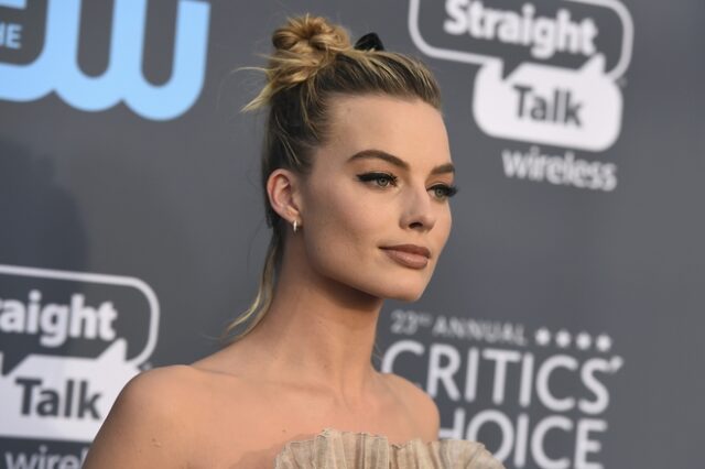 Η Margot Robbie σπινιάρει και προμοτάρει τις βιώσιμες επιλογές ενέργειας