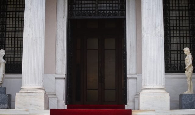 Μαξίμου: Ο Μητσοτάκης καταδικάζει τη βία, αρκεί να μην προέρχεται από την ακροδεξιά