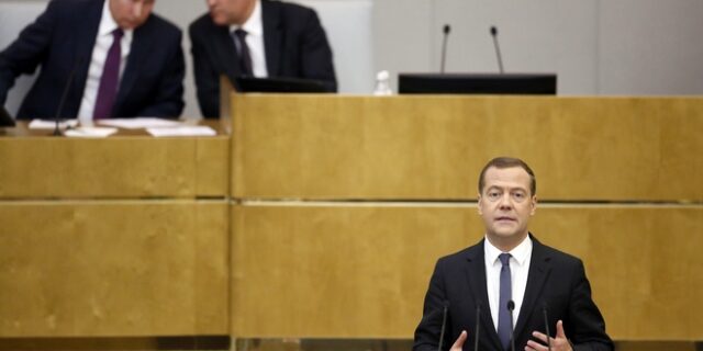 Ρωσία: Ανανεώθηκε η θητεία του Μεντβέντεφ στο πρωθυπουργικό αξίωμα