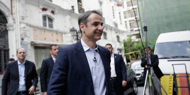 Ξανά στη Θεσσαλονίκη ο Μητσοτάκης για έναν αστροναύτη και ένα μαραθώνιο