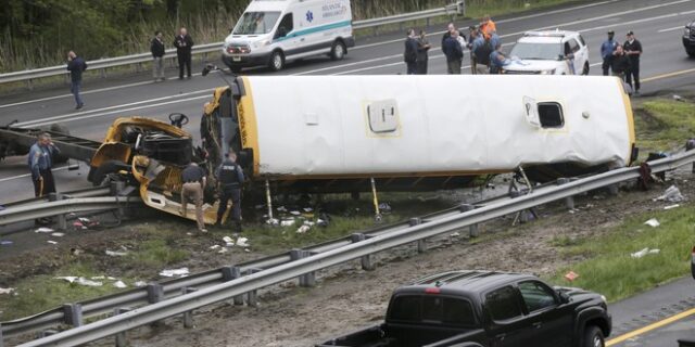 ΗΠΑ: Δύο νεκροί και δεκάδες τραυματίες από σύγκρουση σχολικού λεωφορείου με απορριματοφόρο