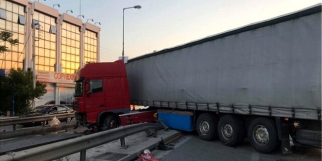 Τροχαίο στον Κηφισό: Κακουργηματική δίωξη στον οδηγό της νταλίκας