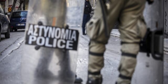 Απανωτές επιθέσεις με βόμβες μολότοφ στην διμοιρία της Χαριλάου Τρικούπη