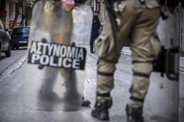 Νέος γύρος επεισοδίων τα ξημερώματα στα Εξάρχεια