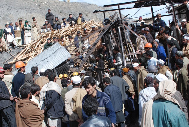 Πακιστάν: 16 νεκροί από κατάρρευση τμήματος ανθρακωρυχείου