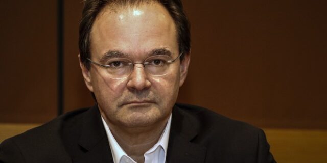 Παπακωνσταντίνου: Δεν υπήρχε τρόπος να σωθεί η χώρα πέραν από τα μνημόνια