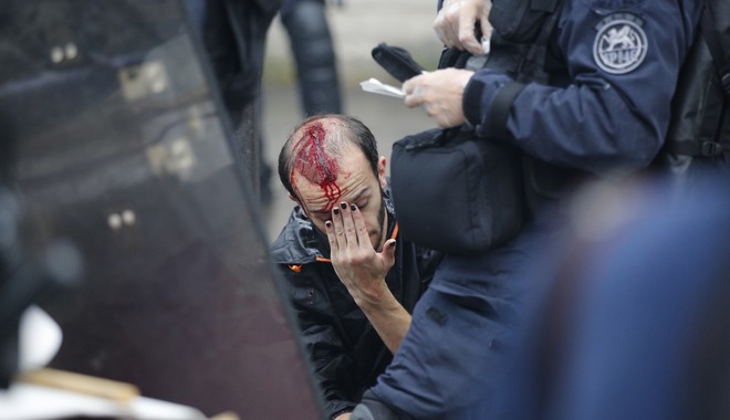 Γαλλία: Απεργία στο Δημόσιο – Επεισόδια μεταξύ αστυνομίας – διαδηλωτών