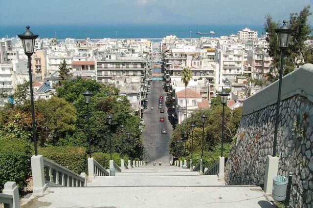 35χρονος ήταν νεκρός επί μέρες σε κεντρική πλατεία στην Πάτρα