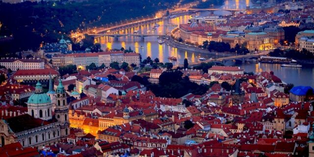 Στην Πράγα τον Μάιο