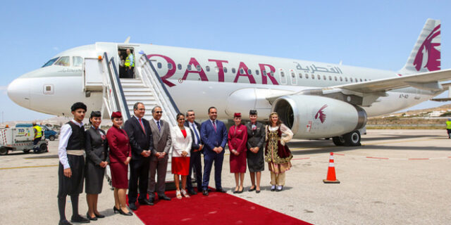 H Qatar Airways προσγειώνεται για πρώτη φορά στο αεροδρόμιο της Μυκόνου