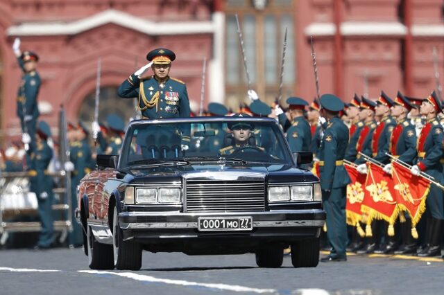 Παρέλαση στη Μόσχα για την Ημέρα Νίκης του Κόκκινου Στρατού…με σόου Πούτιν