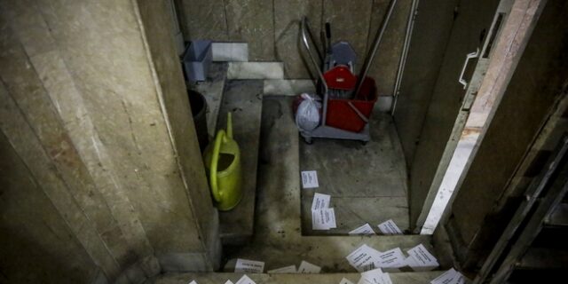 Ψηφίστε: Μήνυση κατά του Ρουβίκωνα υπέβαλε ο δήμαρχος Τήνου κάνοντας λόγο για “τρομοκρατία”