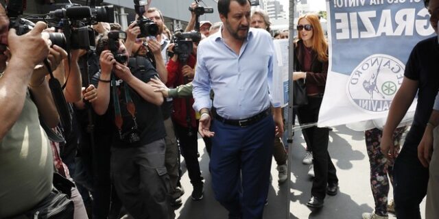 Ιταλία: “Έκλεισε η συμφωνία για κυβέρνηση και πρωθυπουργό” λέει ο Σαλβίνι
