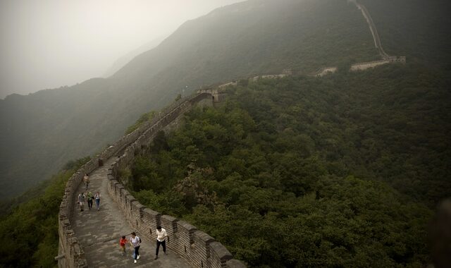 Κίνα: Αρχαιοκάπηλοι καταστρέφουν το Σινικό τείχος