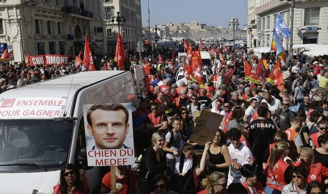 Μπρα ντε φερ Μακρόν και εργαζόμενων στο σιδηρόδρομο