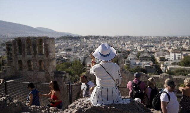 Πώς κινήθηκε ο ελληνικός τουρισμός το 10μηνο