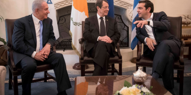 Τσίπρας από Λευκωσία: Εδραιώνουμε τη συνεργασία μας προς όφελος των λαών