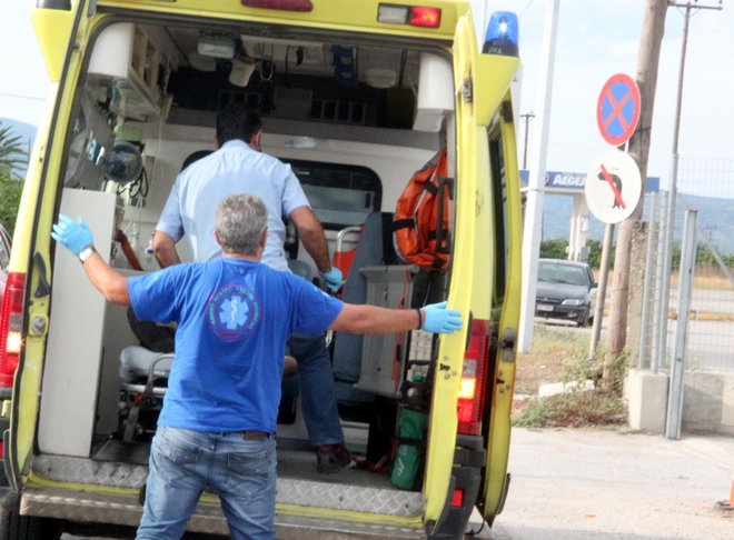 Τρίκαλα: Αυτοκίνητο έπεσε σε γκρεμό – Νεκρό μωρό 13 μηνών