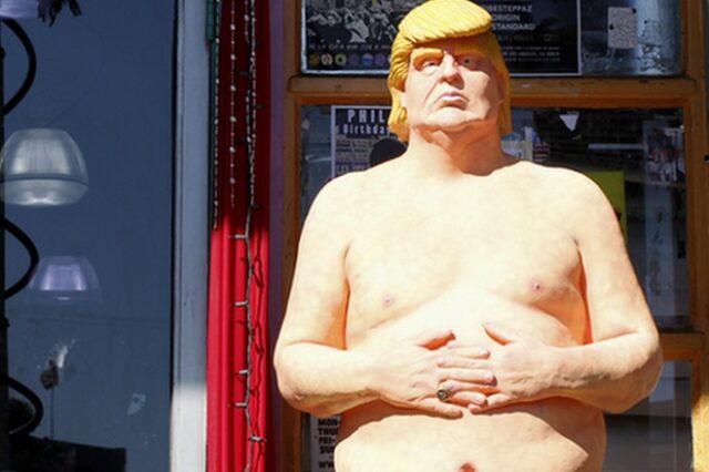 ΗΠΑ: Γυμνό άγαλμα του Τραμπ πωλήθηκε έναντι 28.000 δολαρίων