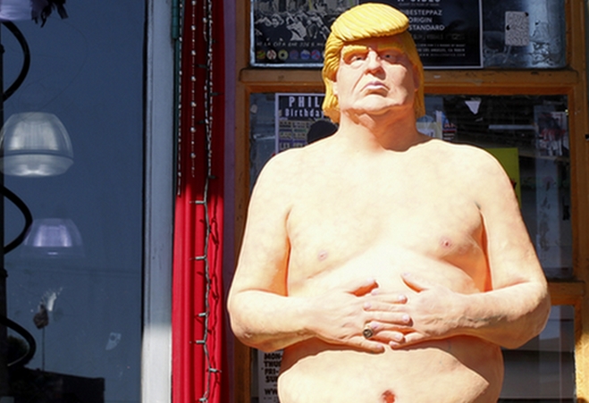 ΗΠΑ: Γυμνό άγαλμα του Τραμπ πωλήθηκε έναντι 28.000 δολαρίων