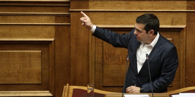 Ο Τσίπρας σηκώνει το γάντι: Σύγκρουση σε τρία μέτωπα